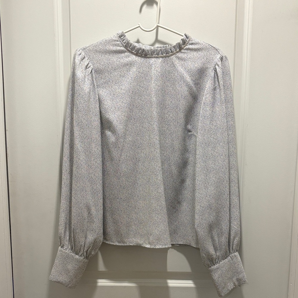 Jones & CO Jones New York Elegant White Blouse with Ruffled Neckline size M